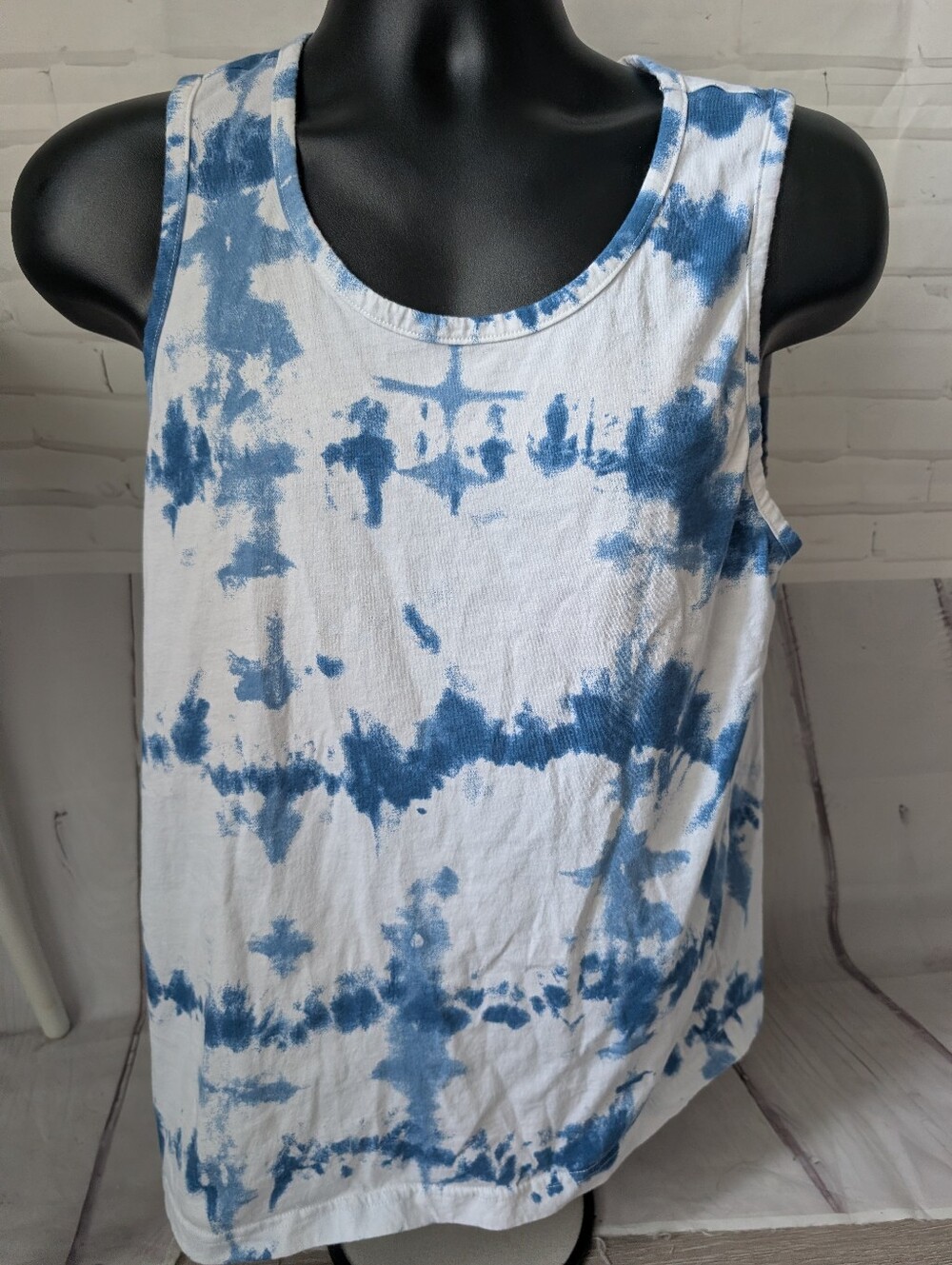 Original Use Blue and White Tie-Dye Scoop Neck Tank